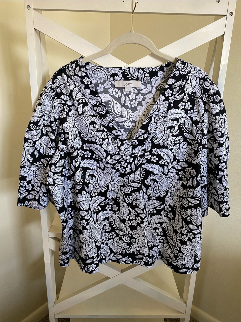 LOFT Black & White Paisley V-Neck Blouse
